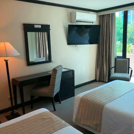 Tower Inn Makati Business Hotel Makati City Exterior photo