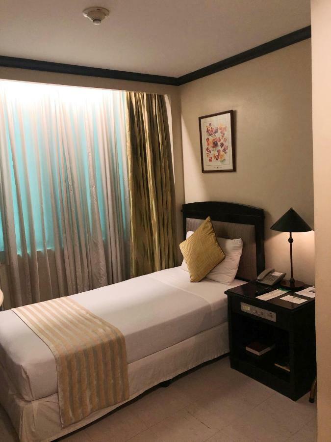 Tower Inn Makati Business Hotel Makati City Exterior photo